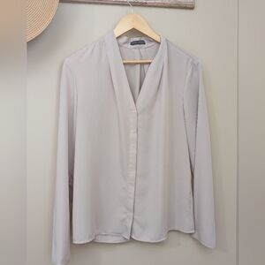 Suzy Shier Women's Cream Blouse Size Medium